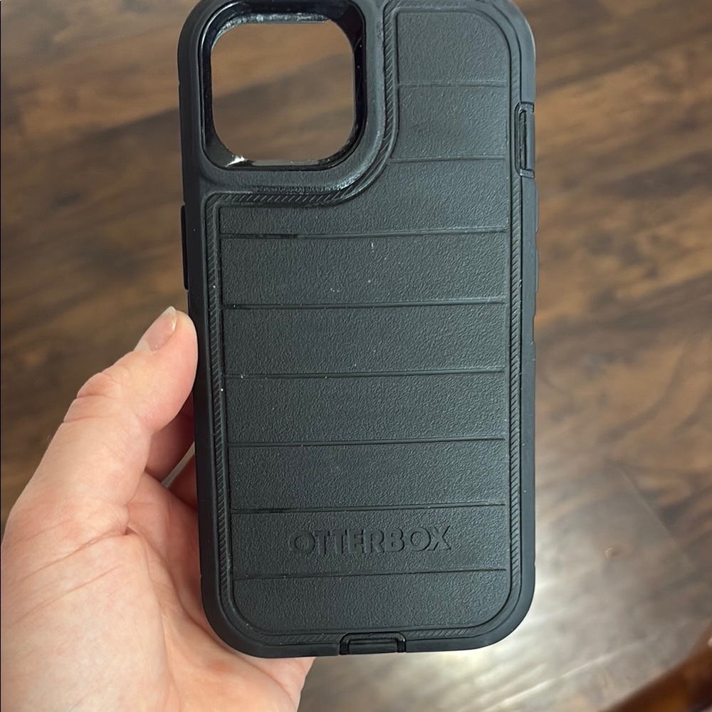 iPhone 14 OtterBox defender pro